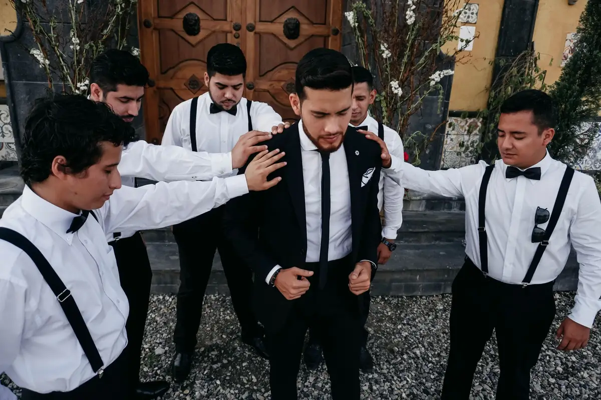 Check the shoulder line and the cuff before you commit; small tailoring changes read clearly on camera.
