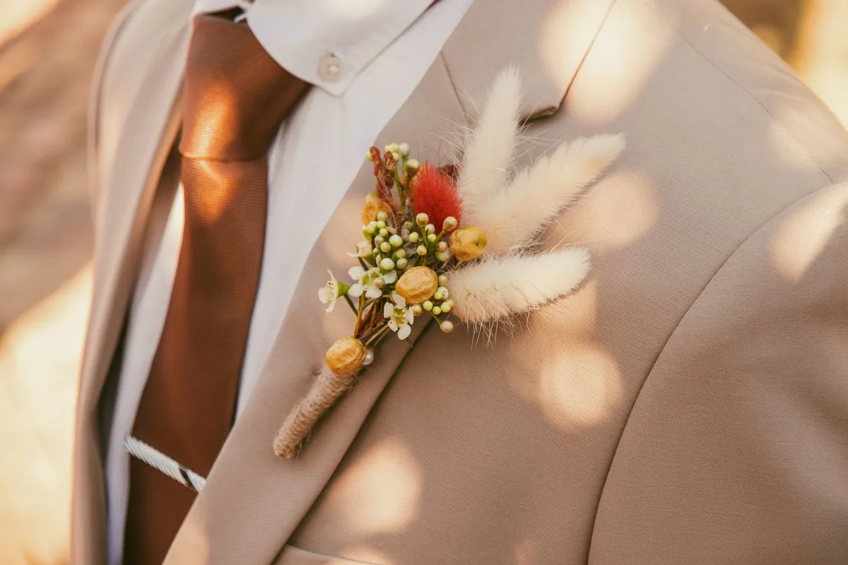 A shared frame of reference plus one deliberate difference keeps the wedding party coordinated, not uniform.